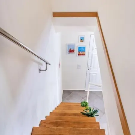 Komfortables Haus Mit Sonnenterrassen & Meerblick
