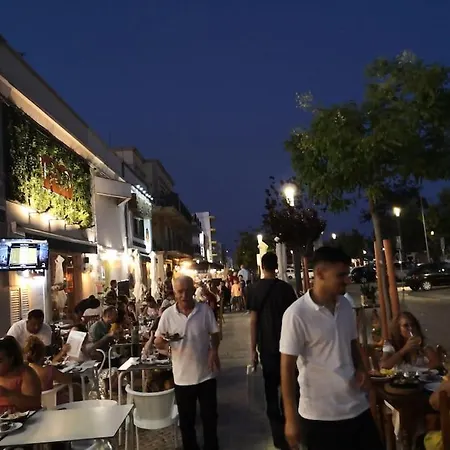 Dom wakacyjny Komfortables Haus Mit Sonnenterrassen & Meerblick *