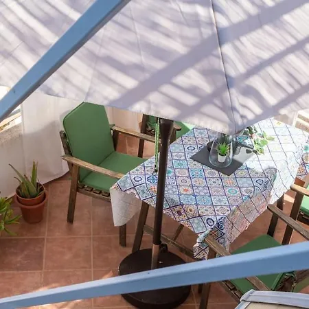 Komfortables Haus Mit Sonnenterrassen & Meerblick Dom wakacyjny Olhão